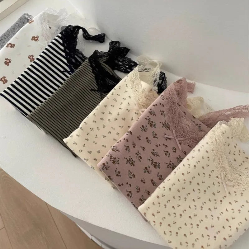 Lace Trim V-neck Slim Tank Tops Women Summer New Streetwear Cotton Casual Sleeveless Vests Sweet Cute Preppy Style Camisole Y2K
