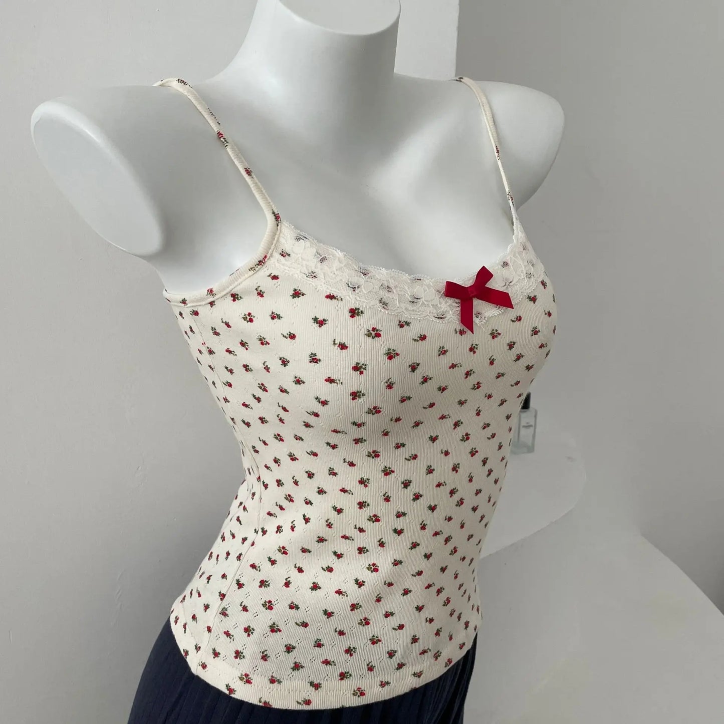 Bow Floral Eyelet Lace Trim Tank Tops Women Summer Simple Cotton Sleeveless Slim Camisole Girls Sweet Cute Preppy Style Vests