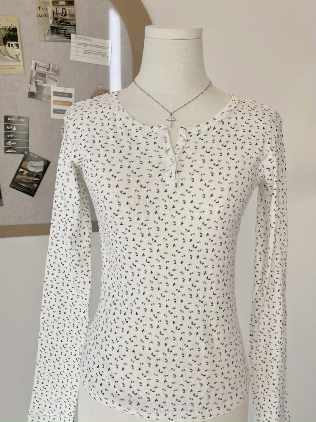 Sweet Solid Hollow Out T-shirts Femme Y2K Button Casual Basic Slim Long Sleeve Tees Women Preppy Style Vintage Cute Tops Clothes