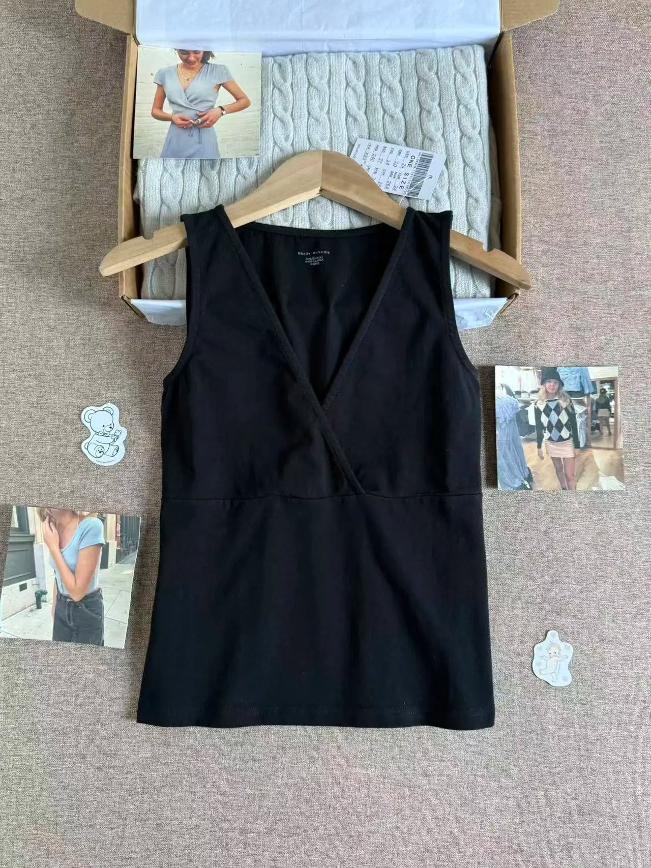Solid Slim V-neck Tank Top Women Casual Simple Basic Cotton Sleeveless Vest Clean Girl Preppy Style Sweet Cute Camisole Y2K