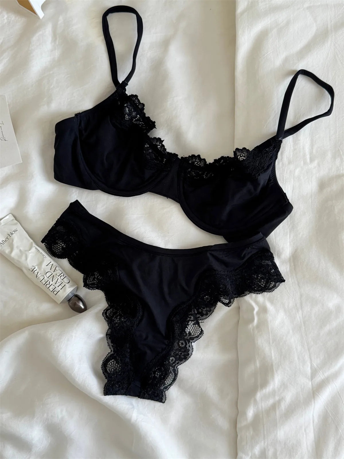 Pink Unlined Full Cup Bra Set Underwire Lace Trim Lift Comfortable Minimalist Seamless Skin-friendly Everyday Bras and Panty