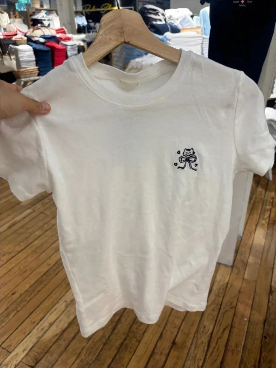 Cute Cat with Bow Embroidery T-shirt Women Summer White O-neck Short Sleeve Cotton Tee Top Female Sweet Preppy Style Crop Tops