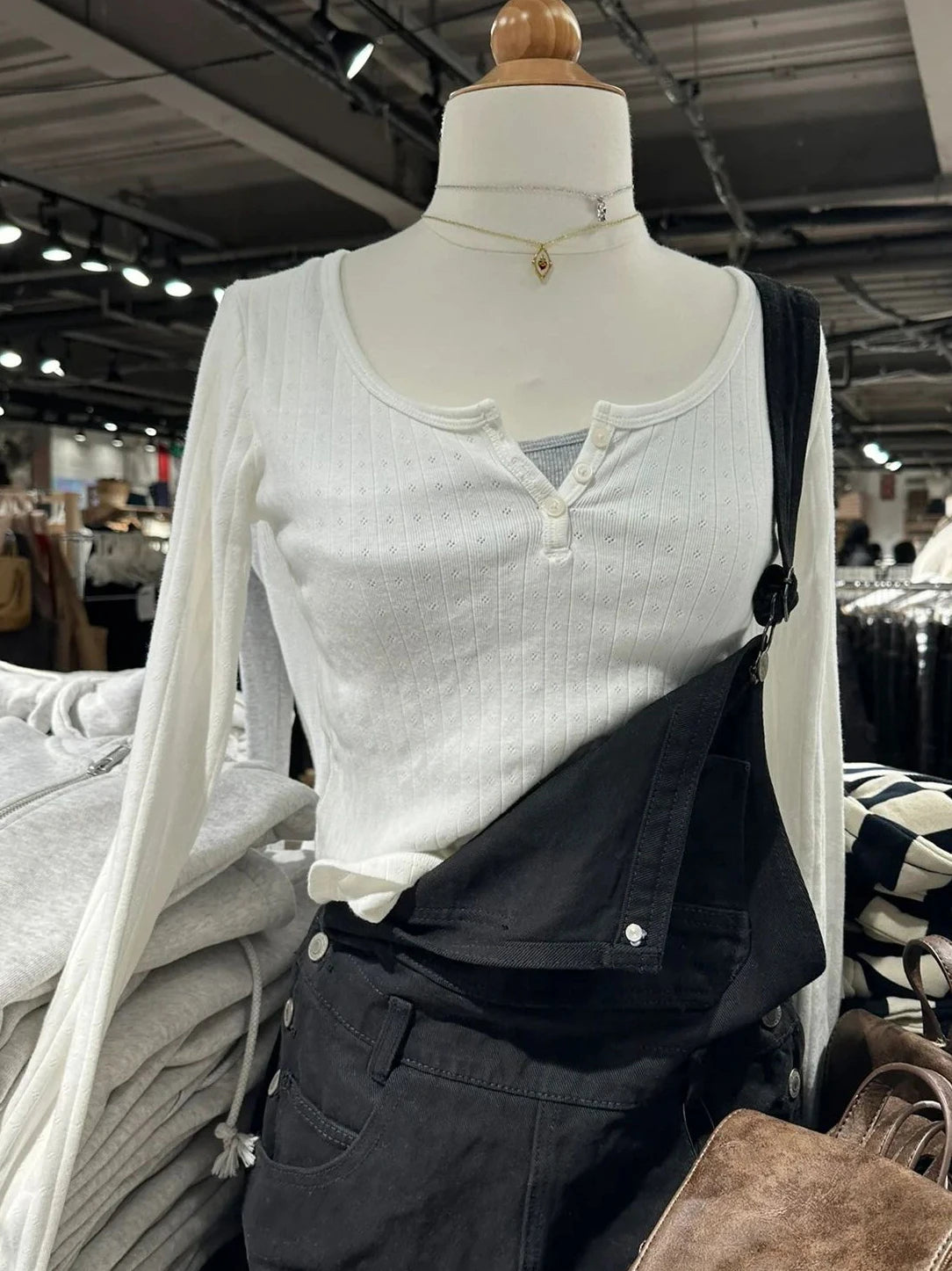 Navy Eyelet Long Sleeve T-Shirt Autumn Three Buttons O-Neck Simple Slim Tee Top for Women Sweet Cute Basic Tshirt Y2k Tops New