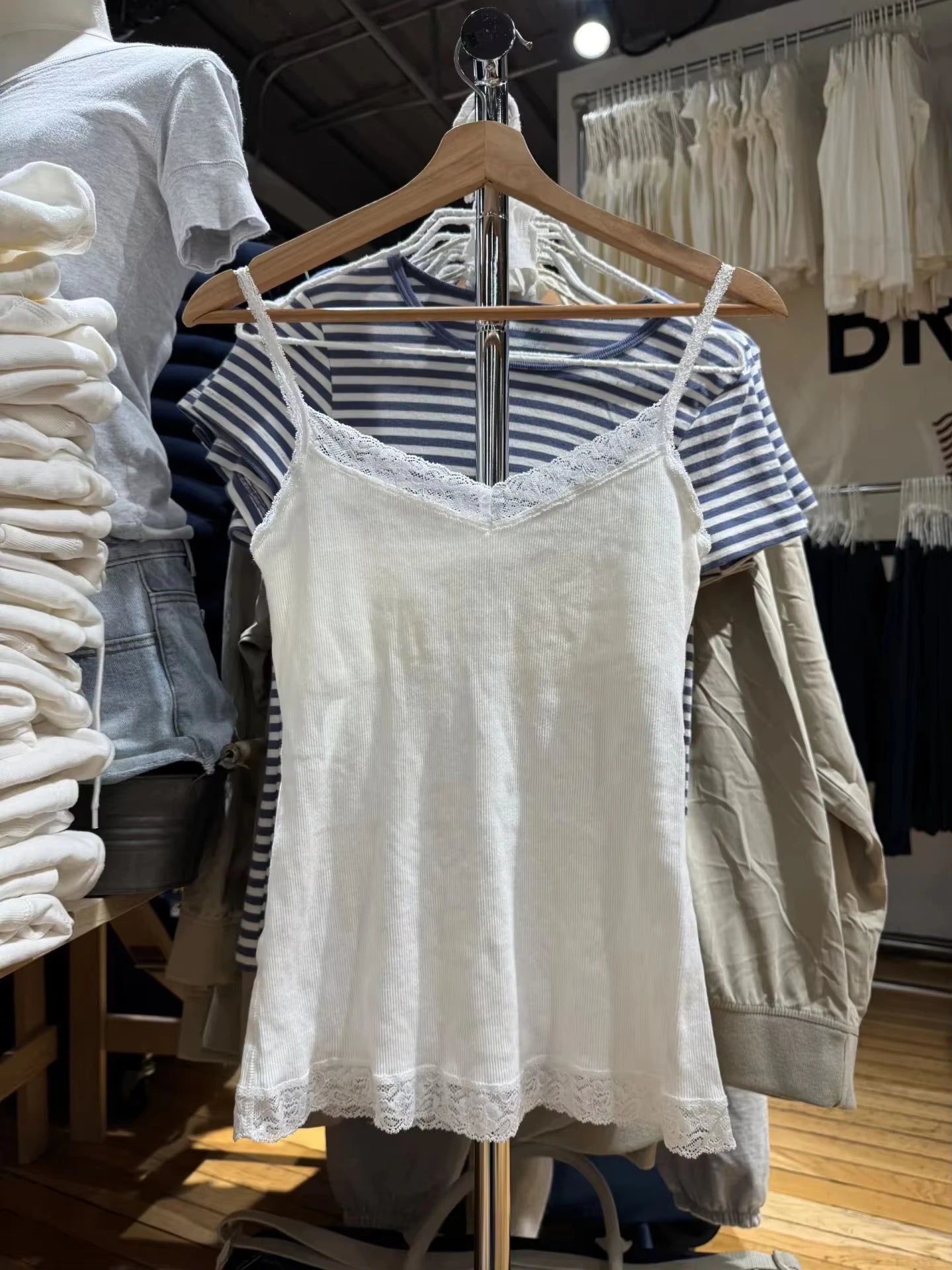 Ribbed Lace Trim Slim Tank Top Women Summer Solid Cute V-neck Cotton Camisole Female Casual Simple All-match Basic Vest Y2k Tops