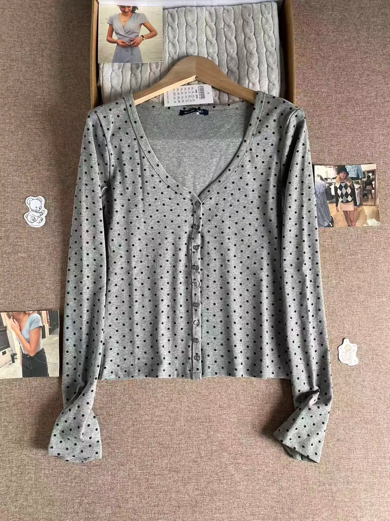 Polka Dot V-neck Long Sleeve Tees Women Casual Streetwear Simple Cotton Slim Buttons Tops Vintage Sweet Cute Tshirts Y2K