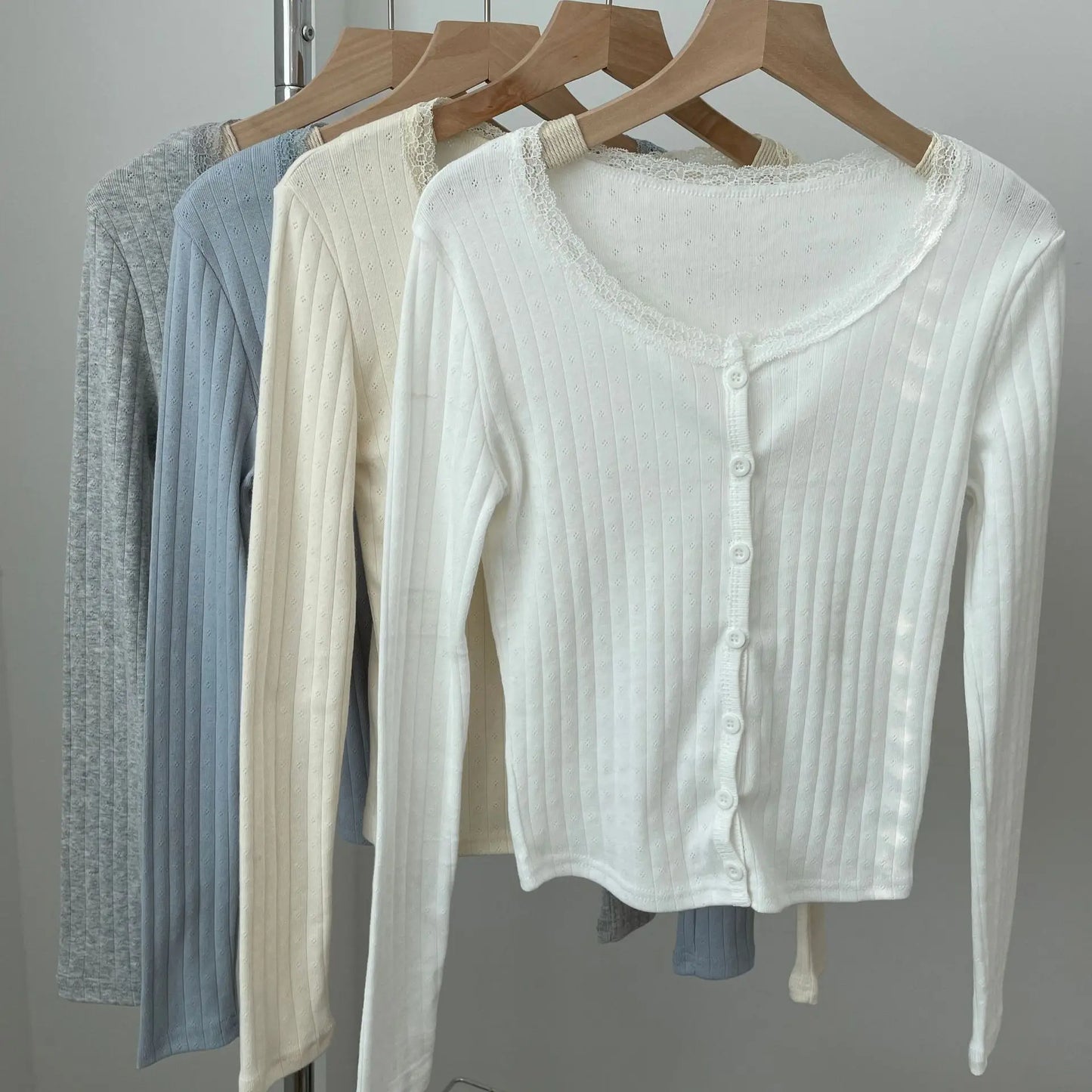 Eyelet Lace Trim Buttons Long Sleeve Tees Women New Cotton Soft Casual Solid Simple Top shirts Sweet Preppy Style Cute T-shirts