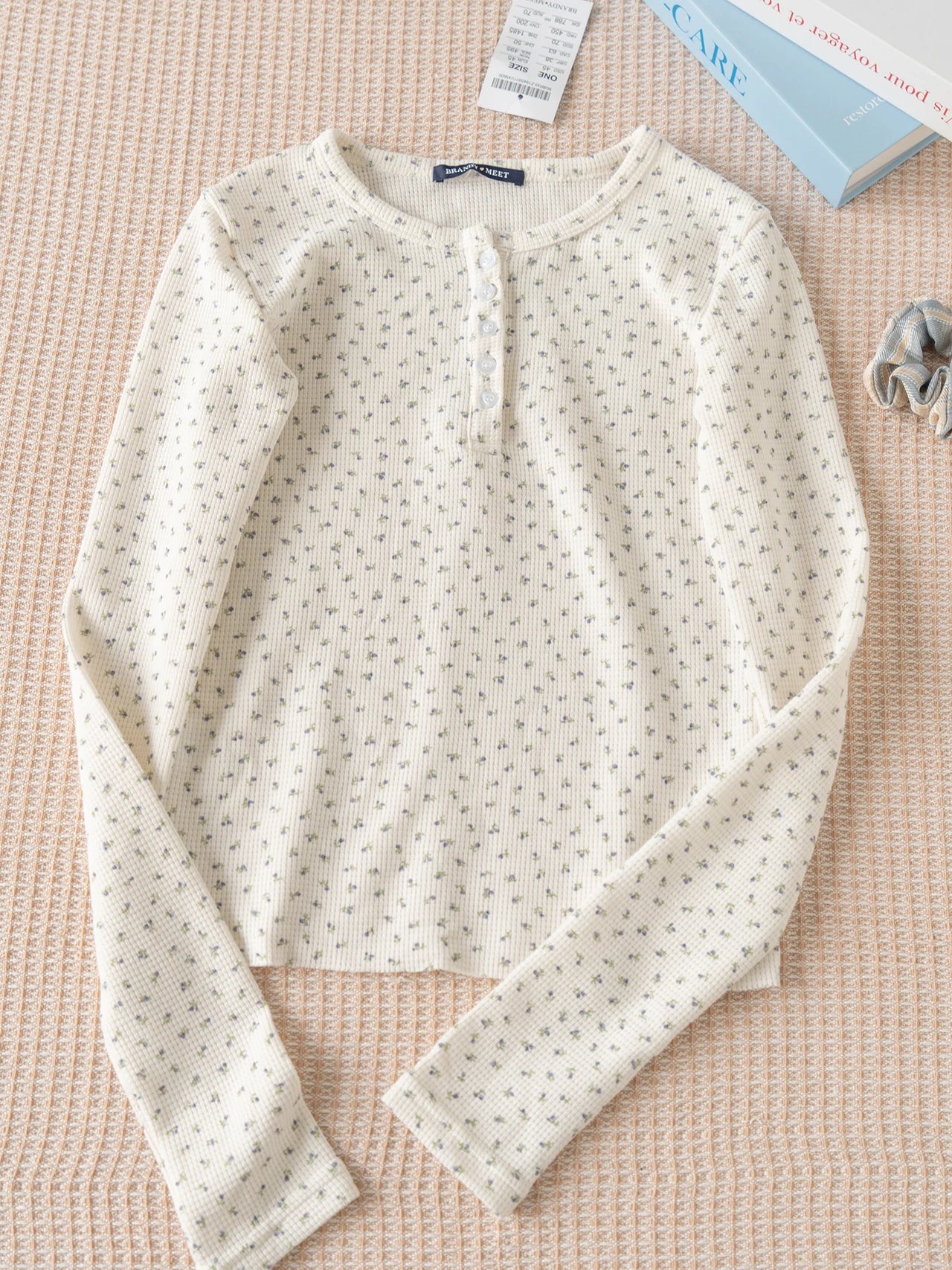 Navy Eyelet Long Sleeve T-Shirt Autumn Three Buttons O-Neck Simple Slim Tee Top for Women Sweet Cute Basic Tshirt Y2k Tops New