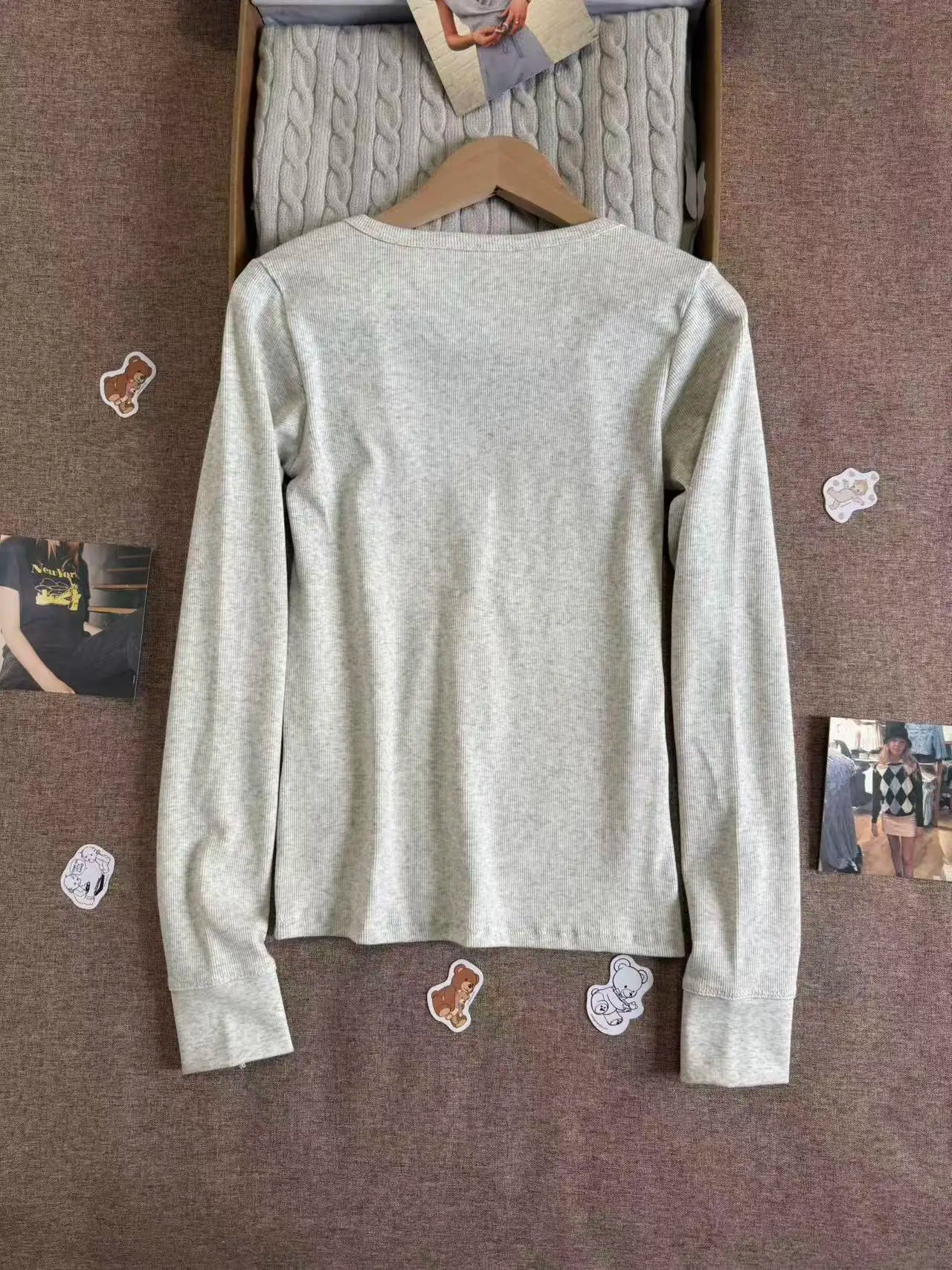 Light Gray Ribbed Long Sleeve Tee Women Autumn Six Button Cotton Casual Patchwork Slim T-Shirts Sweet Chic Simple Tops Y2K New