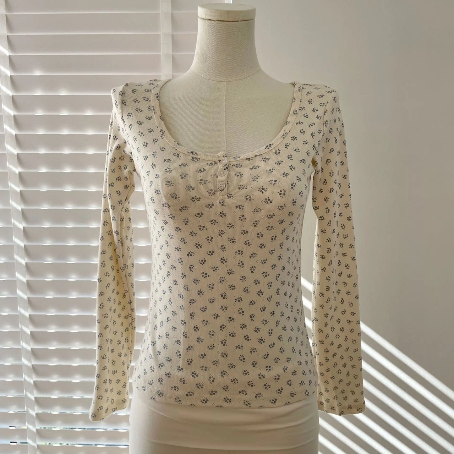 Floral Zelly T-shirts Women Spring Casual Simple Cotton Soft Button Long Sleeve Tees Sweet Cute Preppy Style Tshirt